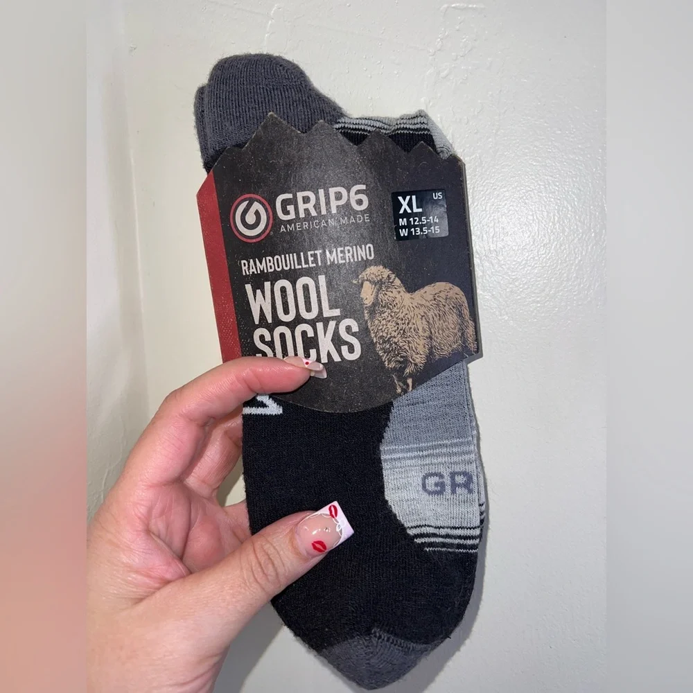 Men's Black and Gray Wool Athletic Socks